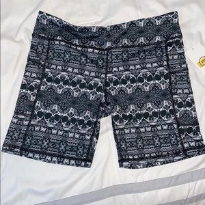 IAB 5 inch shorts- skull print
